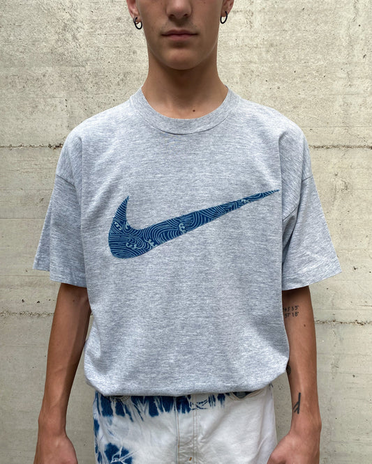 NIKE WAVES TEE V1 - Nicolò Puccini