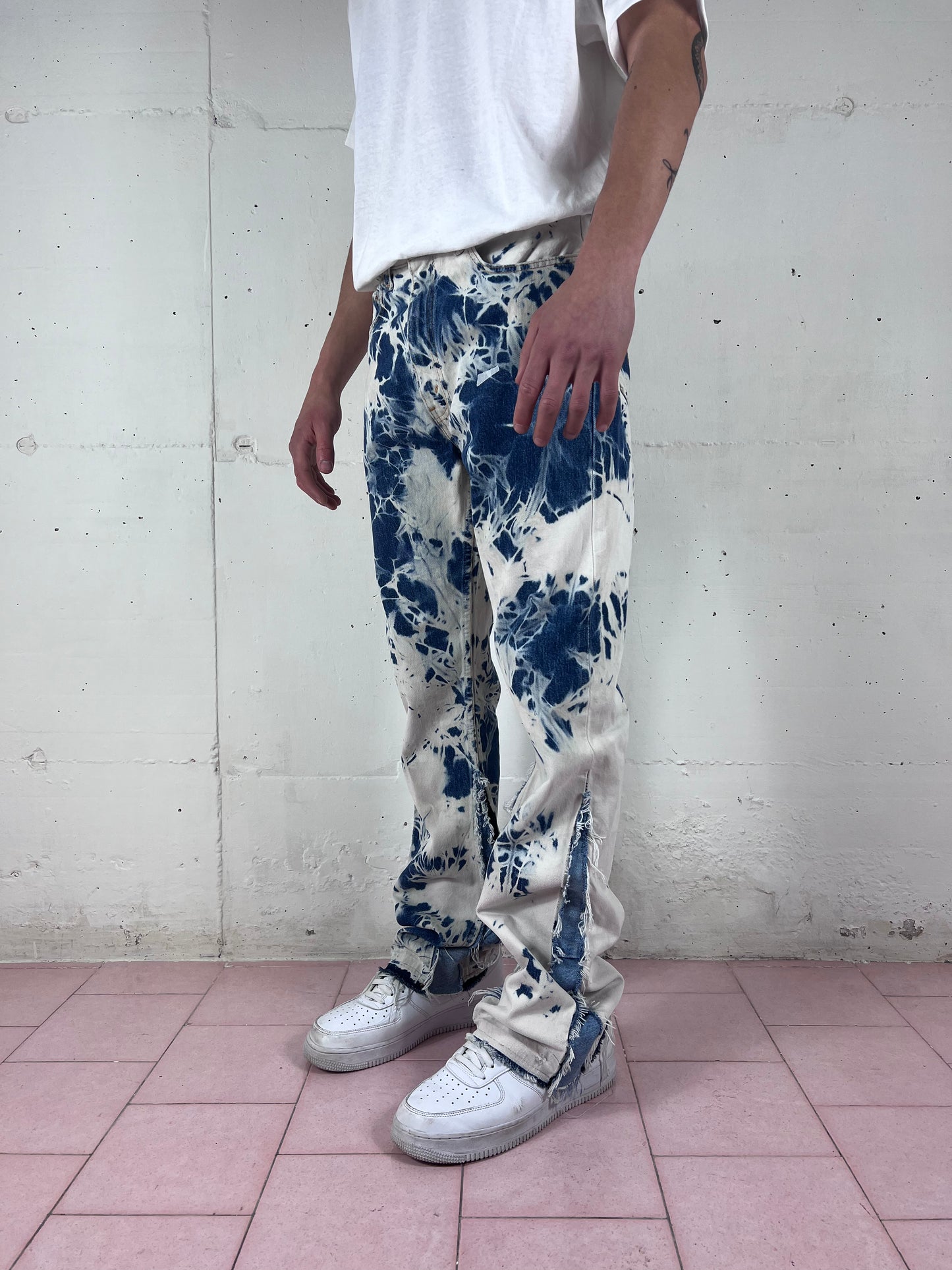 FLARED BLEACH JEANS V11